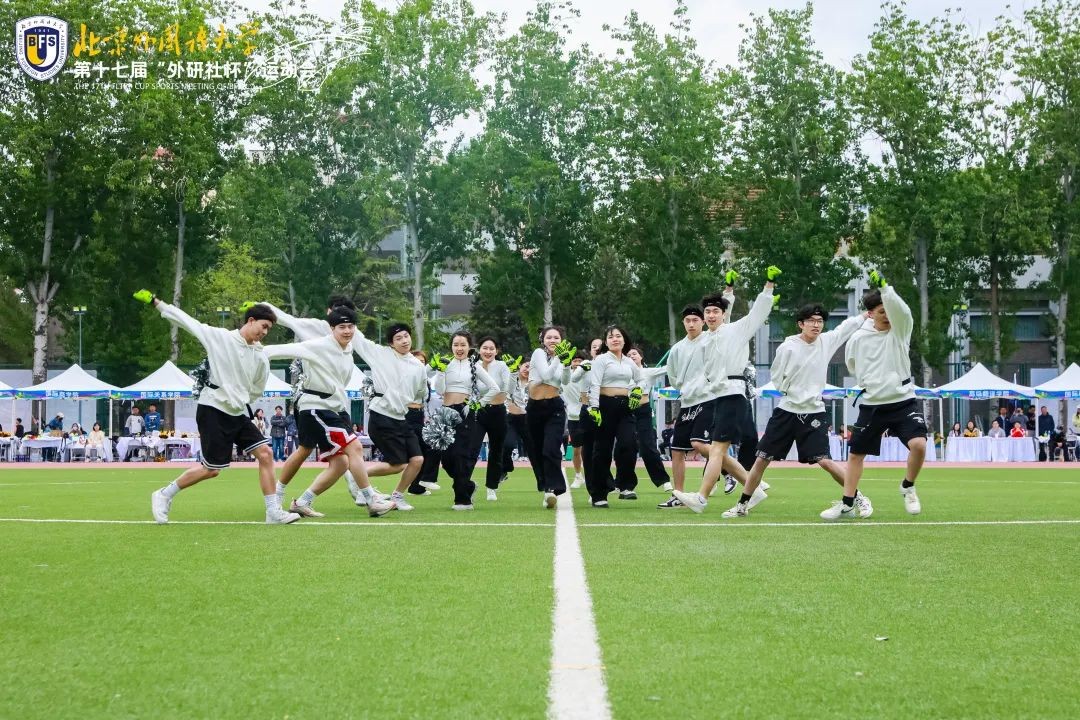 世界冠军在高校表演跳绳,世界冠军助阵表演视频