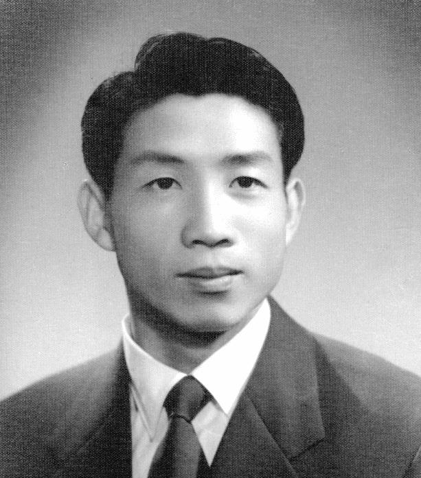 他曾是上海队的中场核心，却因为一缺点始终难成国足主力，秦国荣