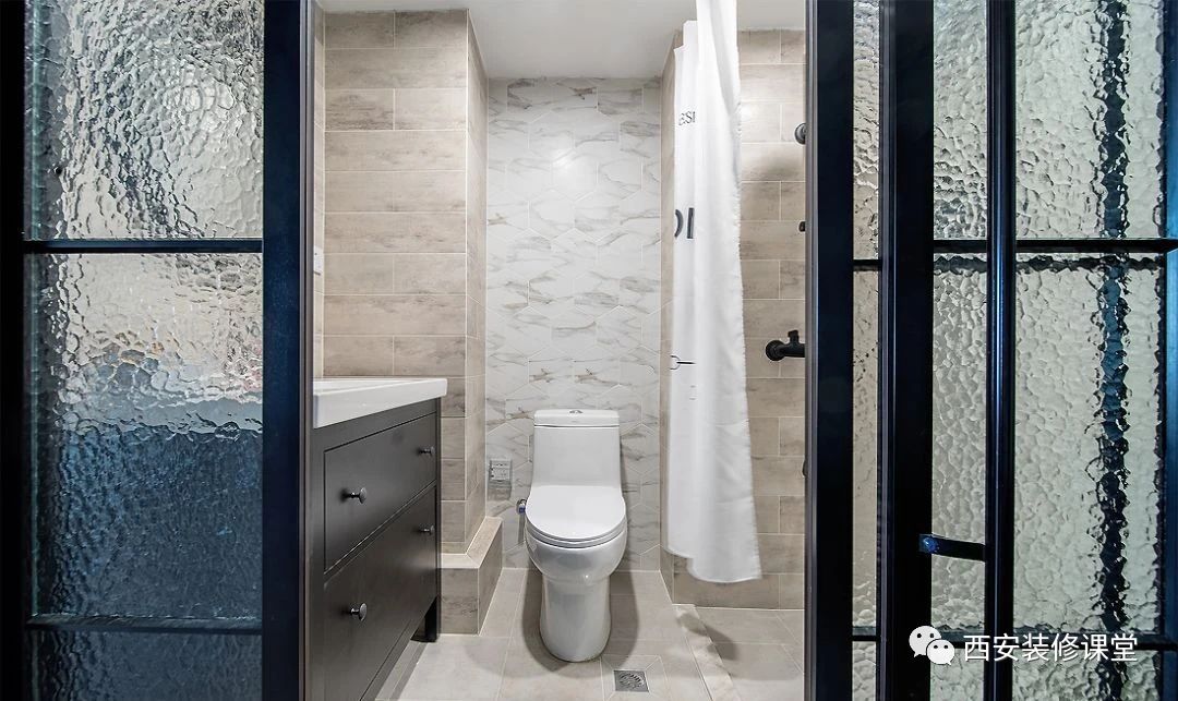 卫生间采光不好做法,中间户卫生间潮湿怎么解决