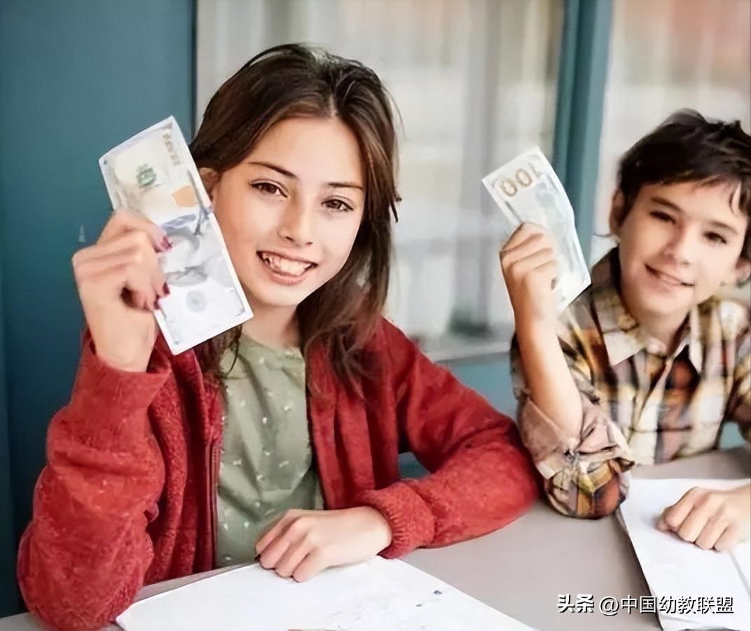 家长为什么不能随便给小朋友钱,为什么家长都愿意给孩子花钱