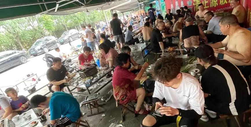 淄博“杀”疯了，挣到口袋里的钱，竟然主动“吐”了出来