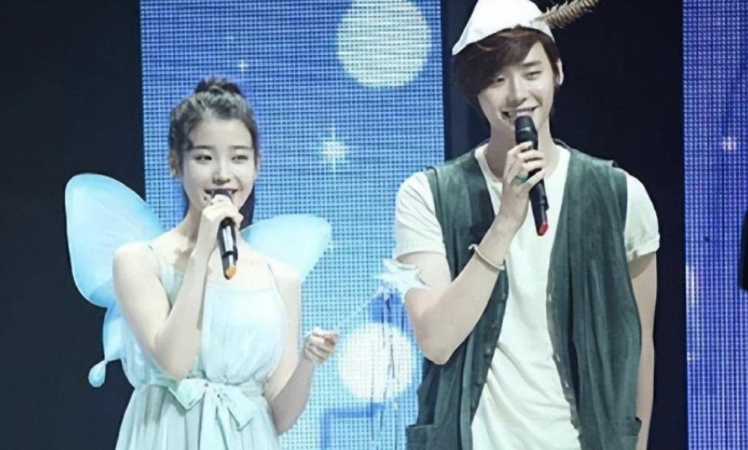 2022最后一个恋情瓜：29岁IU大方认爱，李钟硕“馒化”原是幸福肥