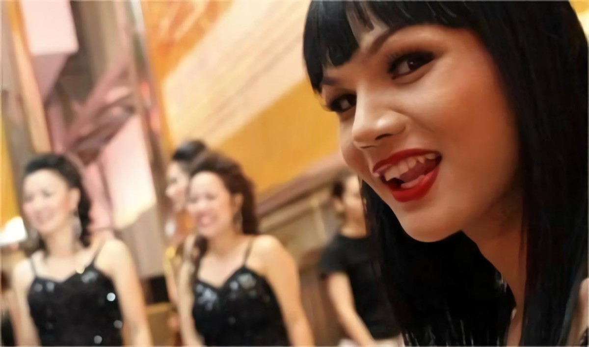 赚的钱甚至不够买药？黄金工作期仅10年！揭秘泰国人妖的悲惨生活