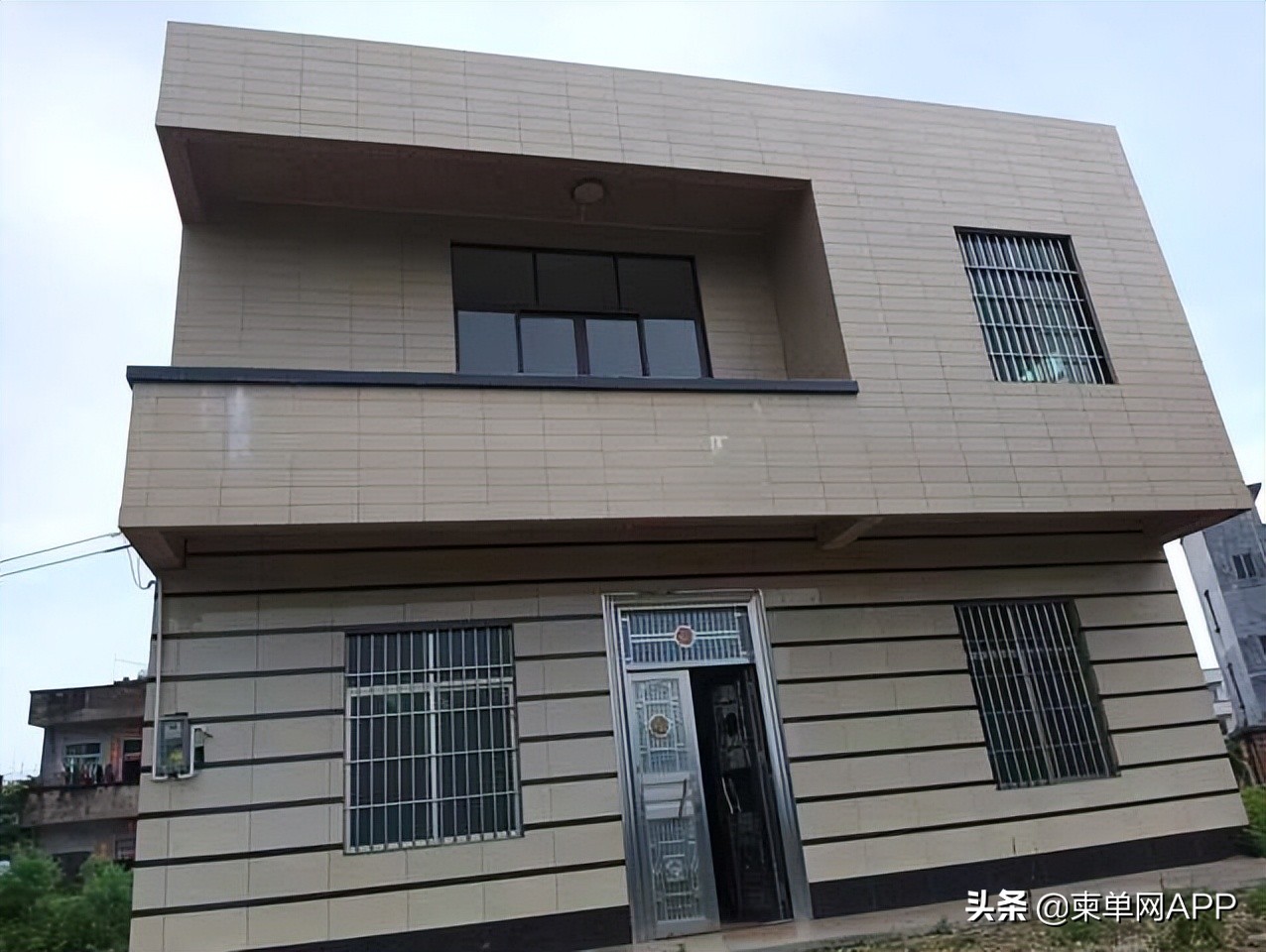 三十岁无车贷无房贷一家四口,80后无娃小夫妻没车贷没房贷