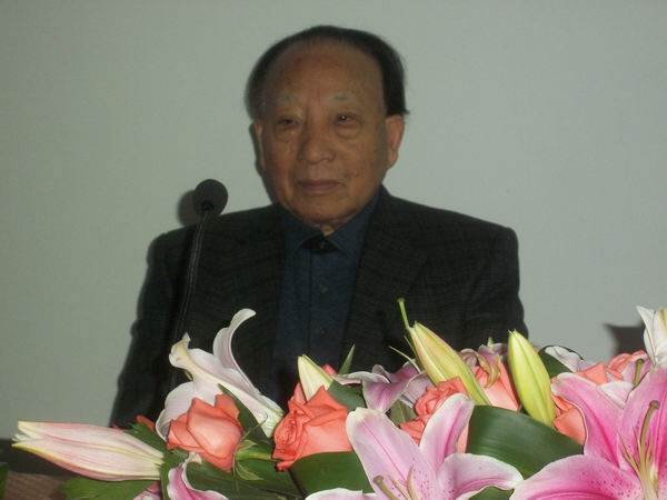 穷小子逆袭百亿富豪完整视频,穷小子逆袭成为千亿富翁