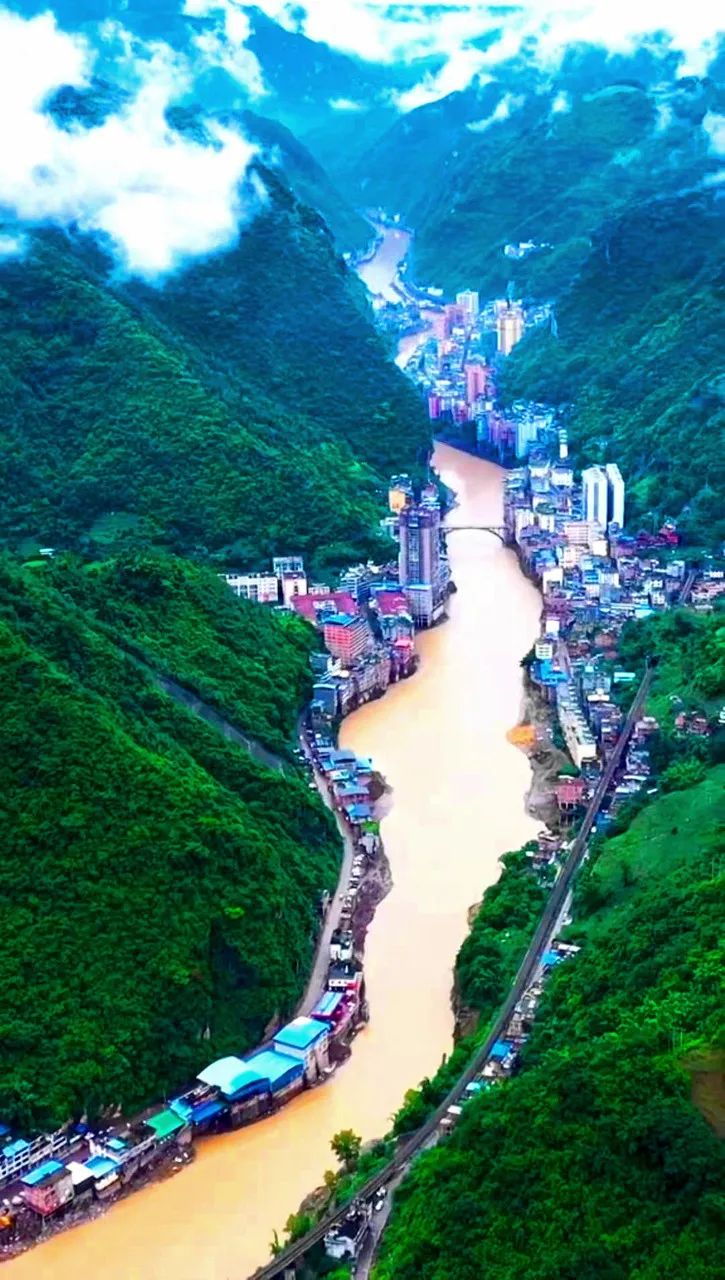 云南盐津县城在哪条江边,云南盐津县城视频