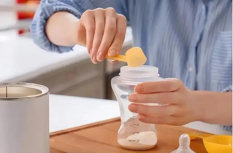 亲测有效哄睡小技巧,一岁多宝宝戒夜奶的正确方法