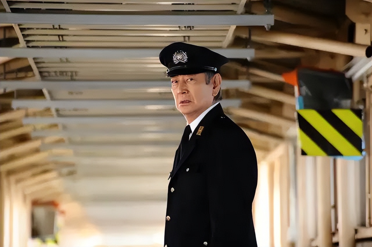 日本演员高仓健逝世,高仓健在日本地位