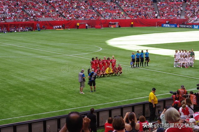 为了踢球也是拼了,那些曾为足球而奋斗的人们