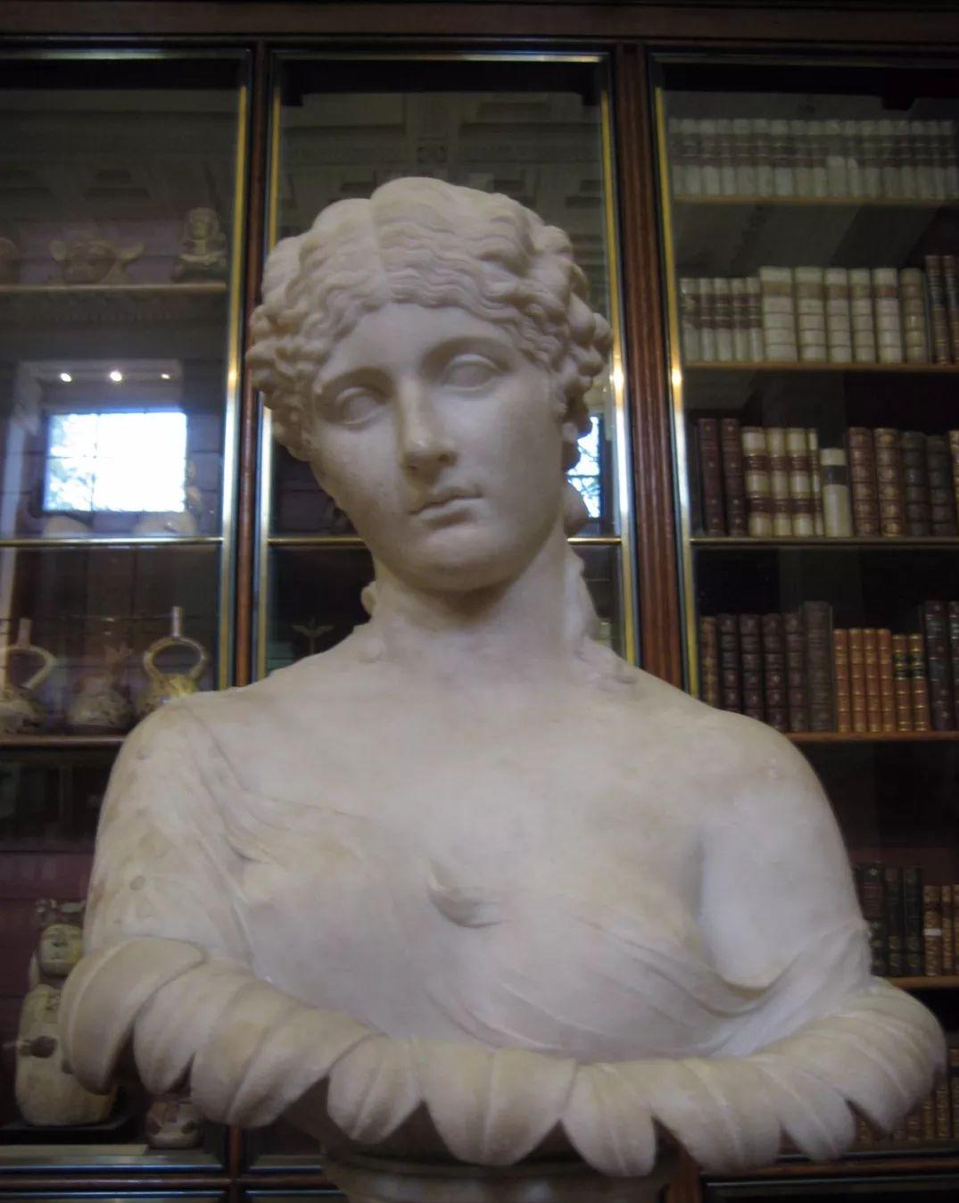 大英博物馆1000件瓷器,大英博物馆有800多万件藏品的英文