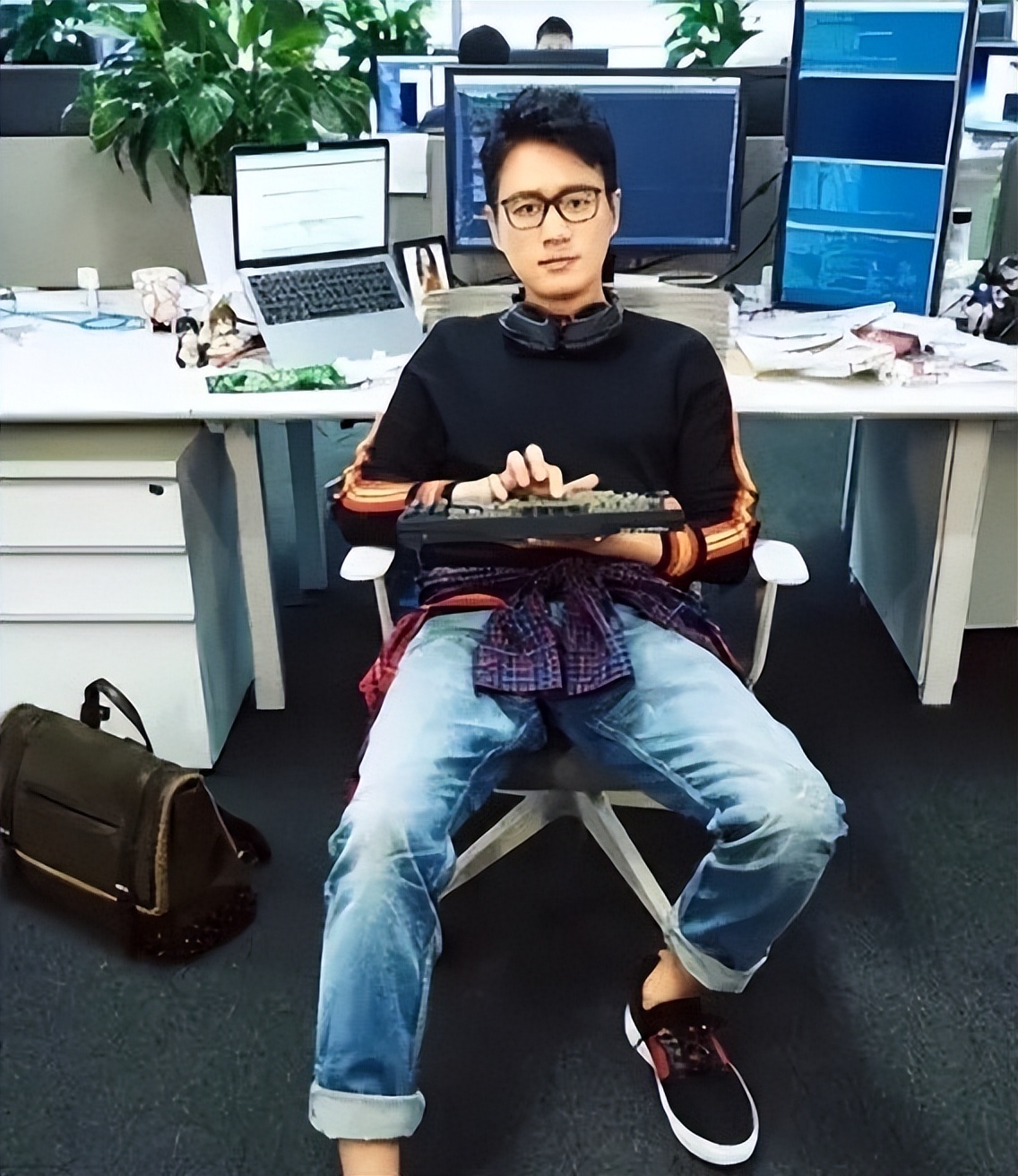 佟大为关悦结婚10周年,佟大为的妻子关悦比老公大多少