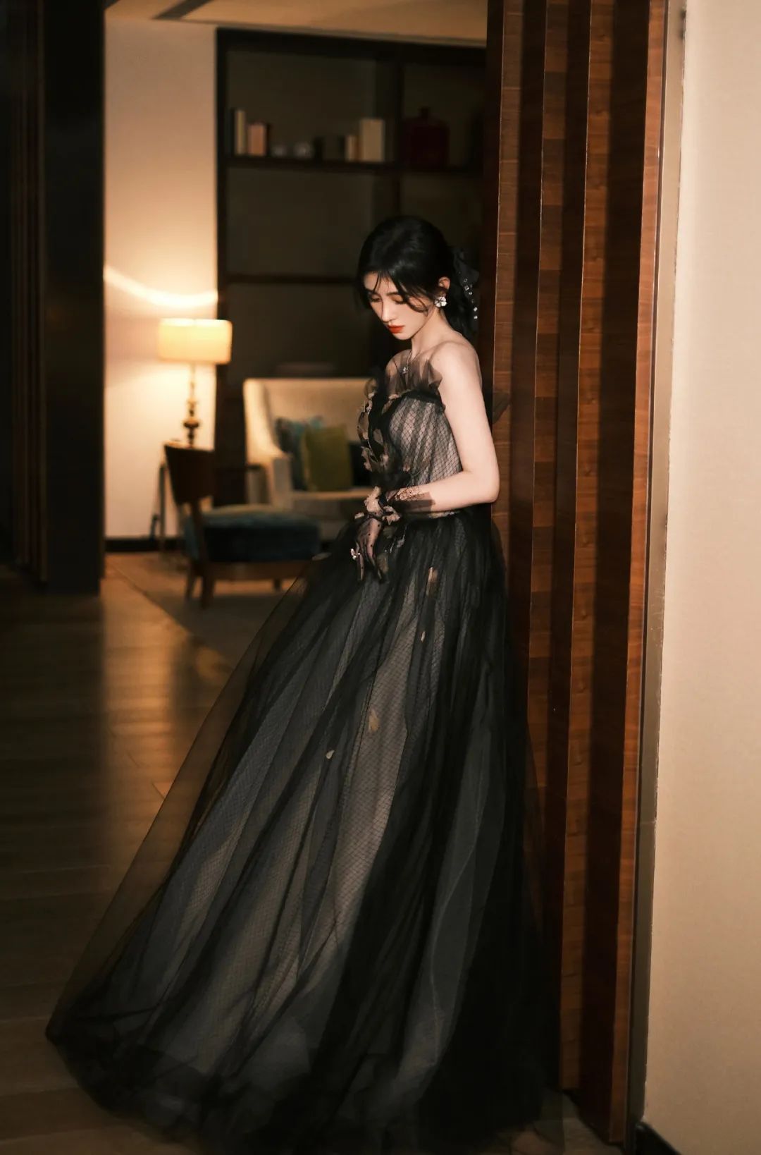 她真美，可还是被糟蹋了！娱乐圈到底有完没完