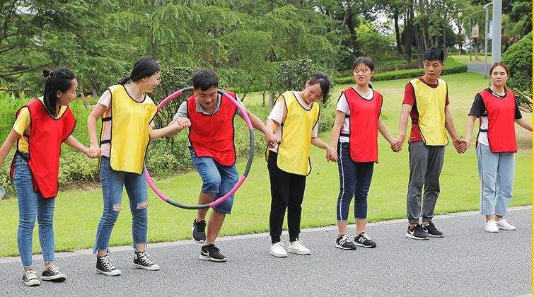 适合年轻人玩的团建小游戏,适合团建的小游戏冷门