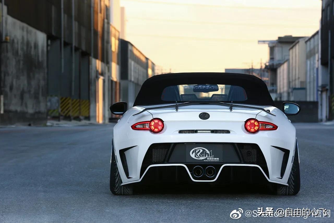 马自达mx5白色硬顶改装套件,2009款马自达mx-5改装新款包围