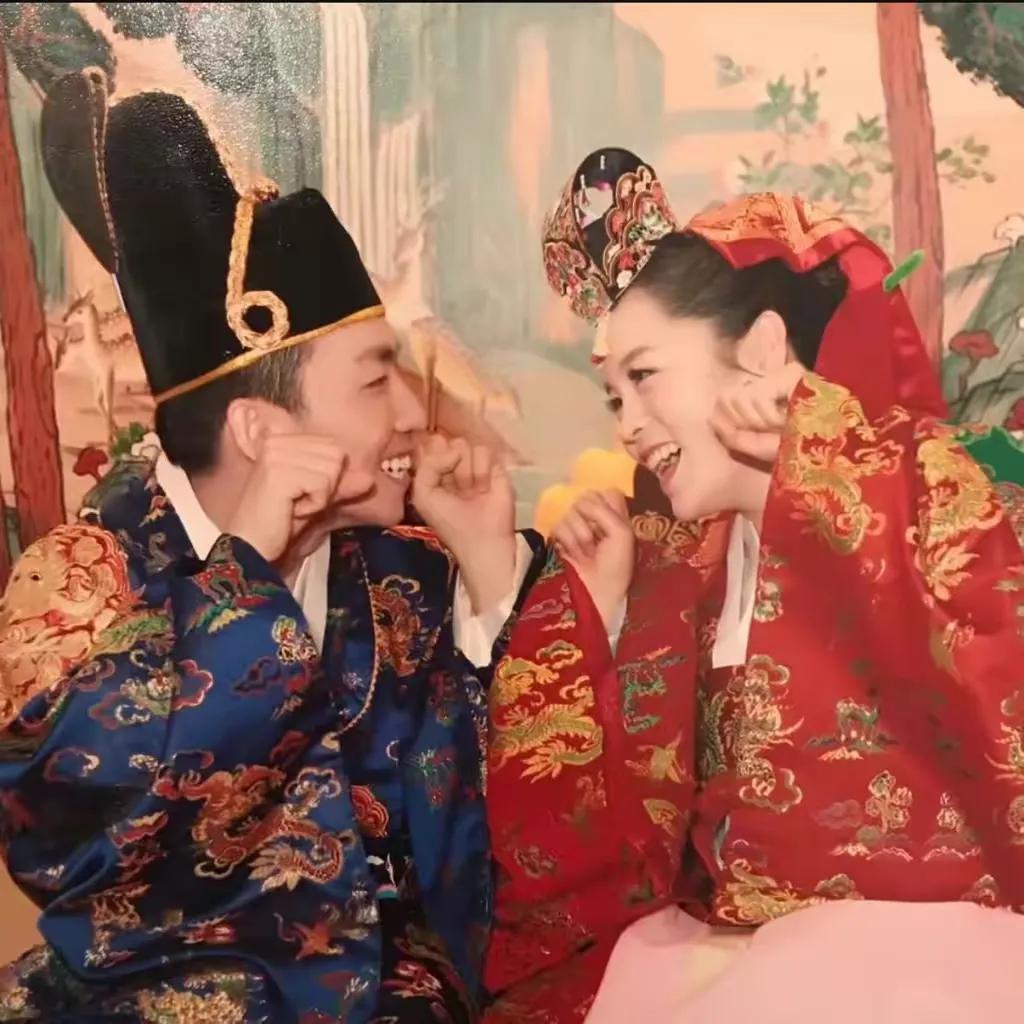 辽宁姑娘赴韩留学回国当服务员，兼职改变了命运，嫁韩国富二代