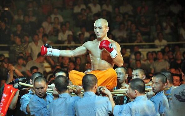 脱去这些标杆，一龙到底是一个怎么样的人？