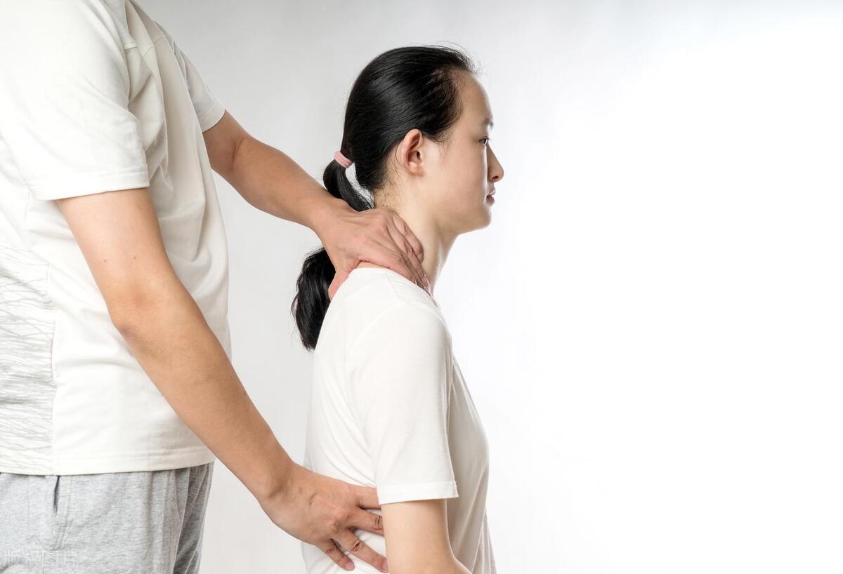 肺癌导致的肩膀疼痛有什么特点,肺癌导致的肩膀疼痛是怎样的