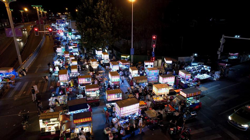 凌晨12点的街头照片,凌晨12点的合肥街头