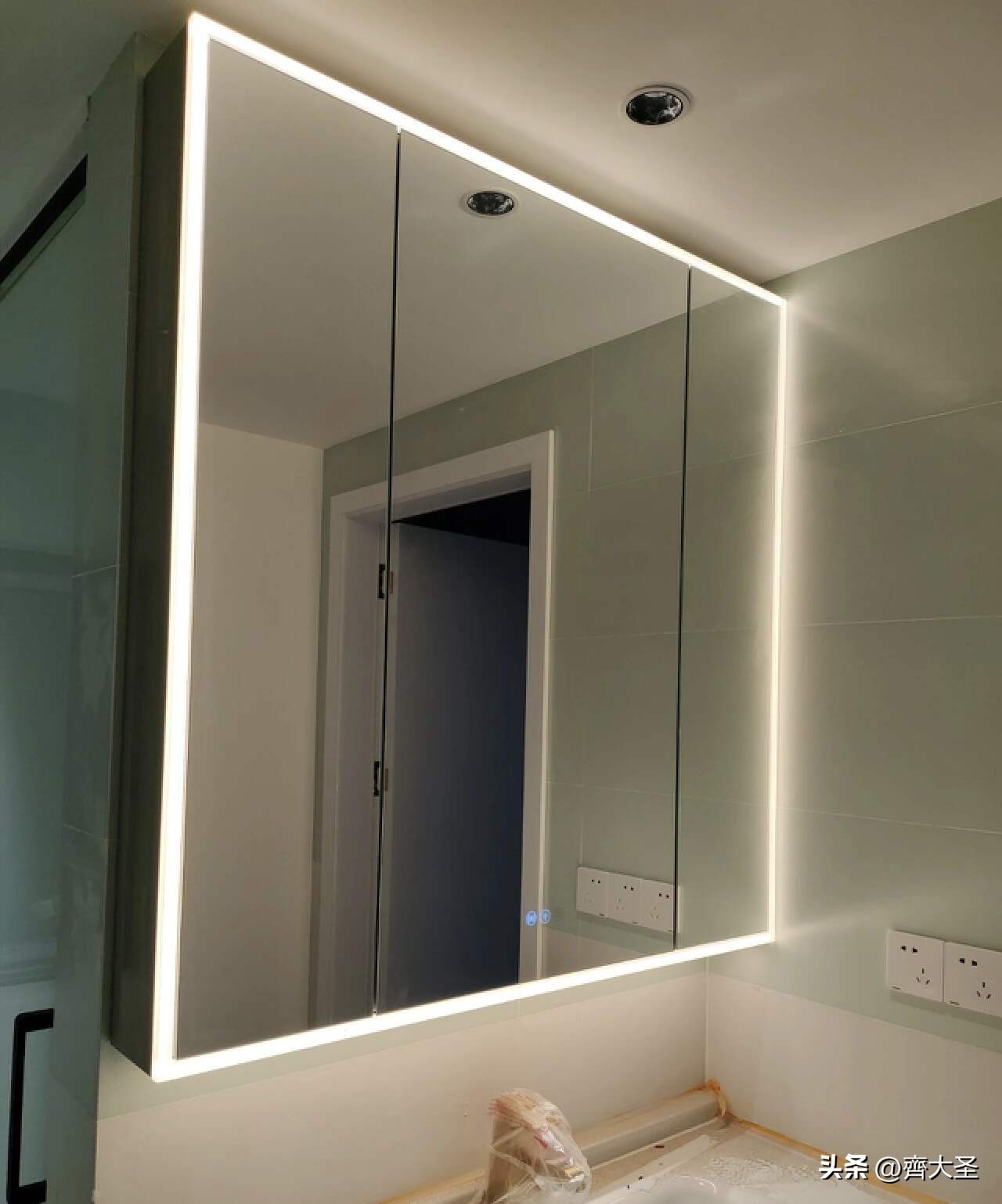 卫生间哪种镜柜设计合理,卫生间镜柜小细节
