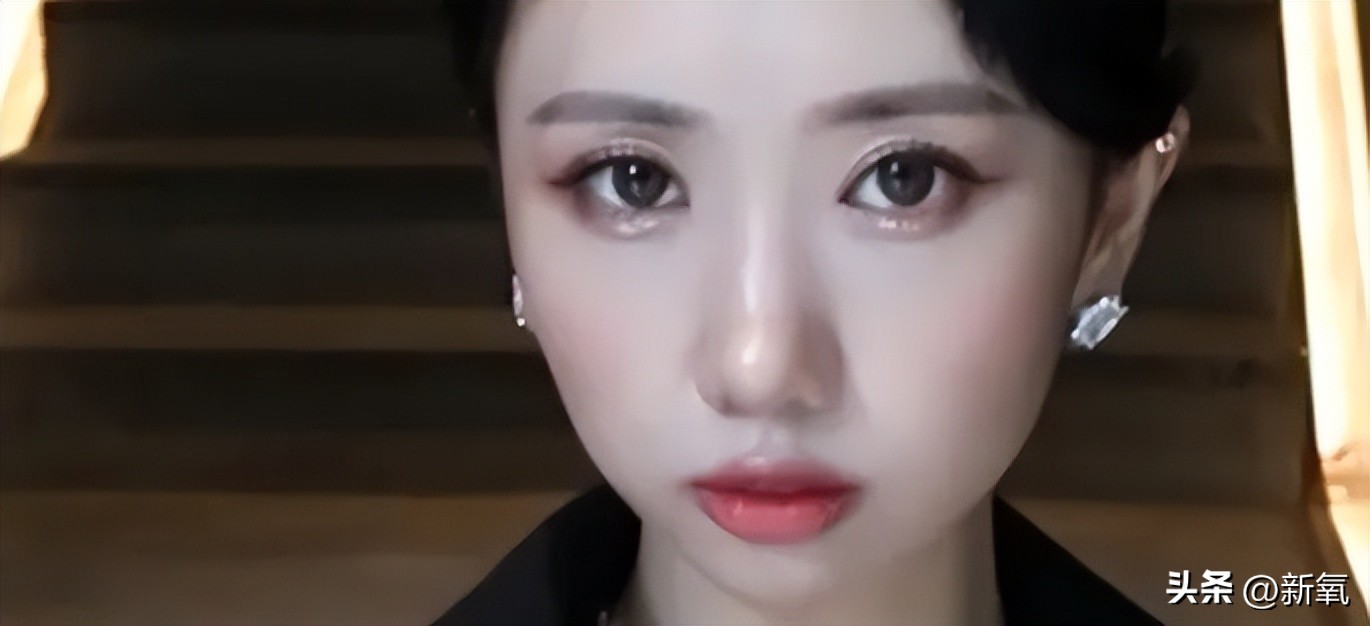 鞠姐红衣造型,鞠姐同款妆容