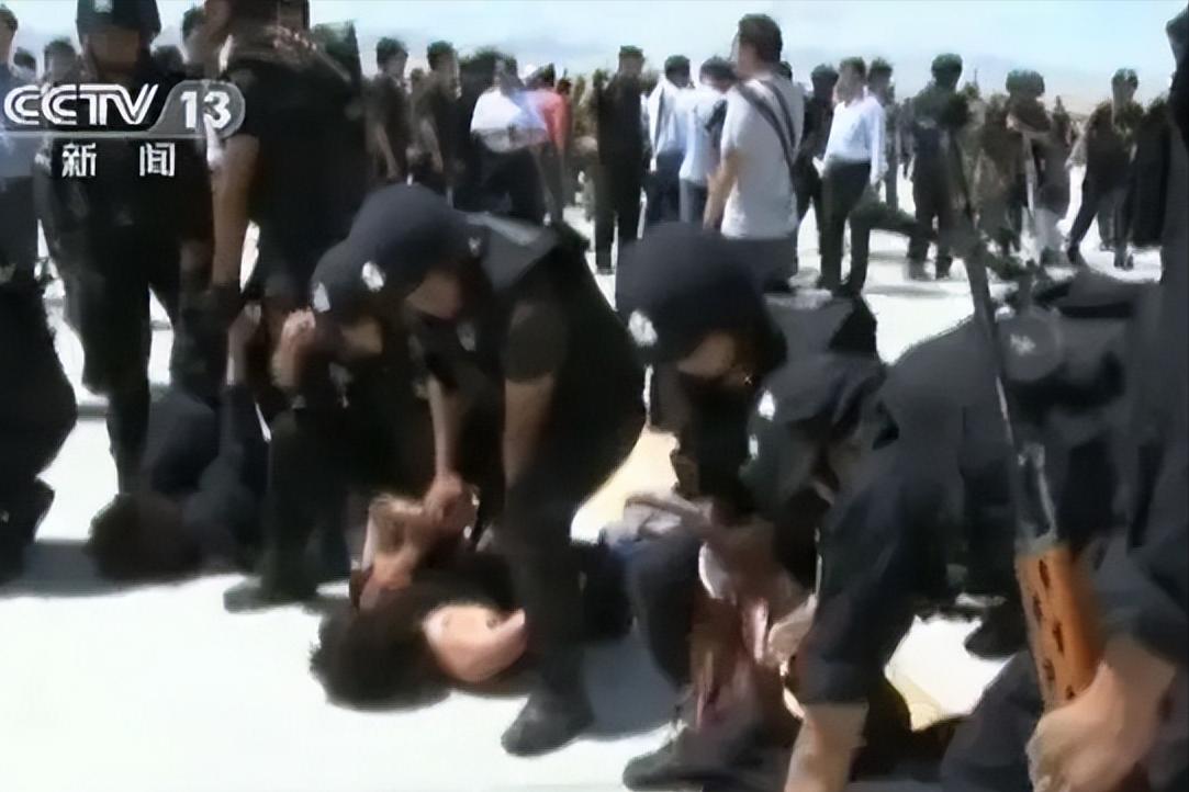 天津航班劫机事件空姐,天津航空劫持飞机事件新闻