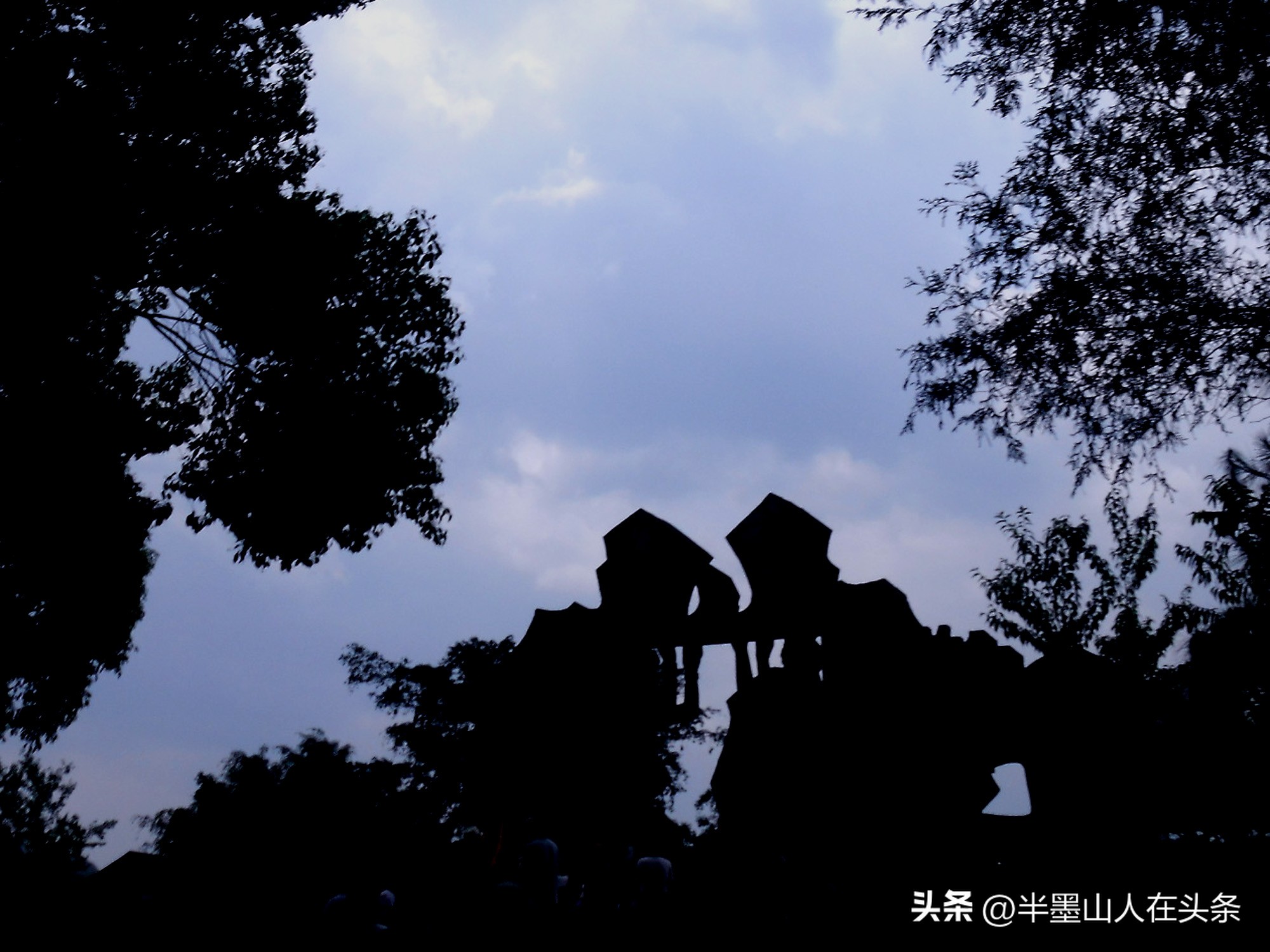 云南墨江北回归线标志园怎么游玩,墨江北回归线离双胞胎公园有多远