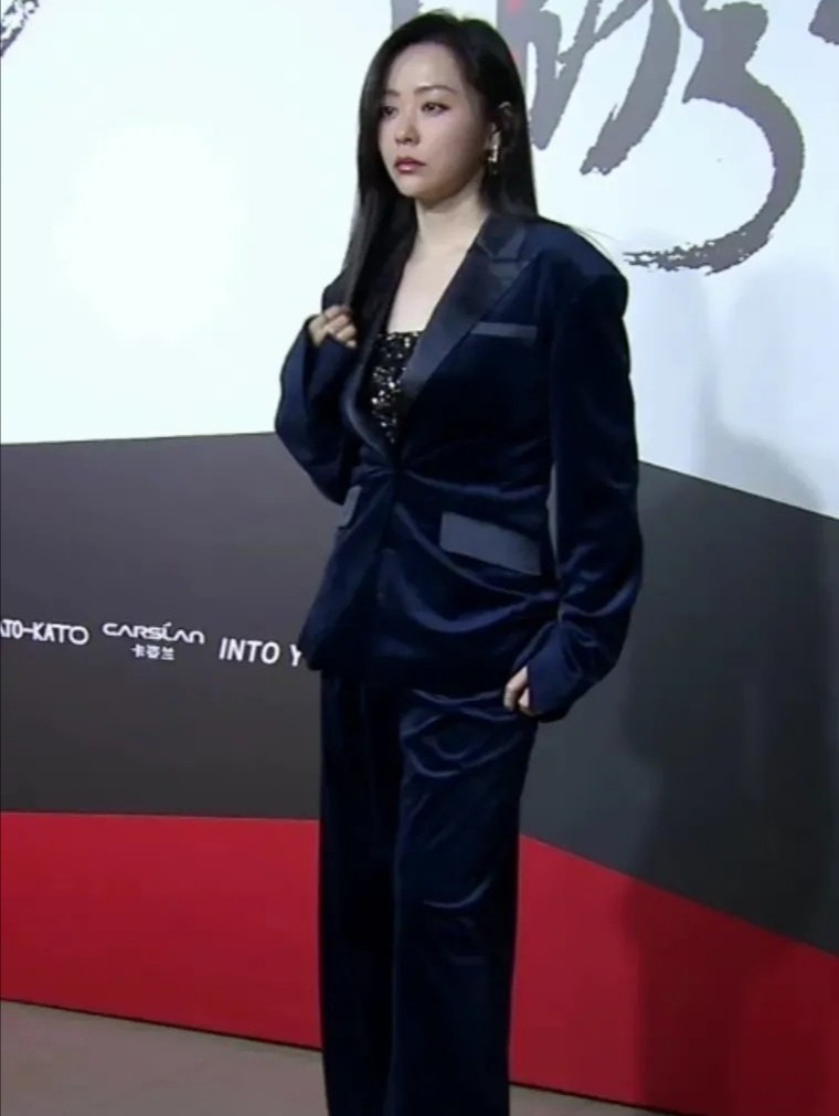 殷桃出席活动的造型,殷桃出席活动服装