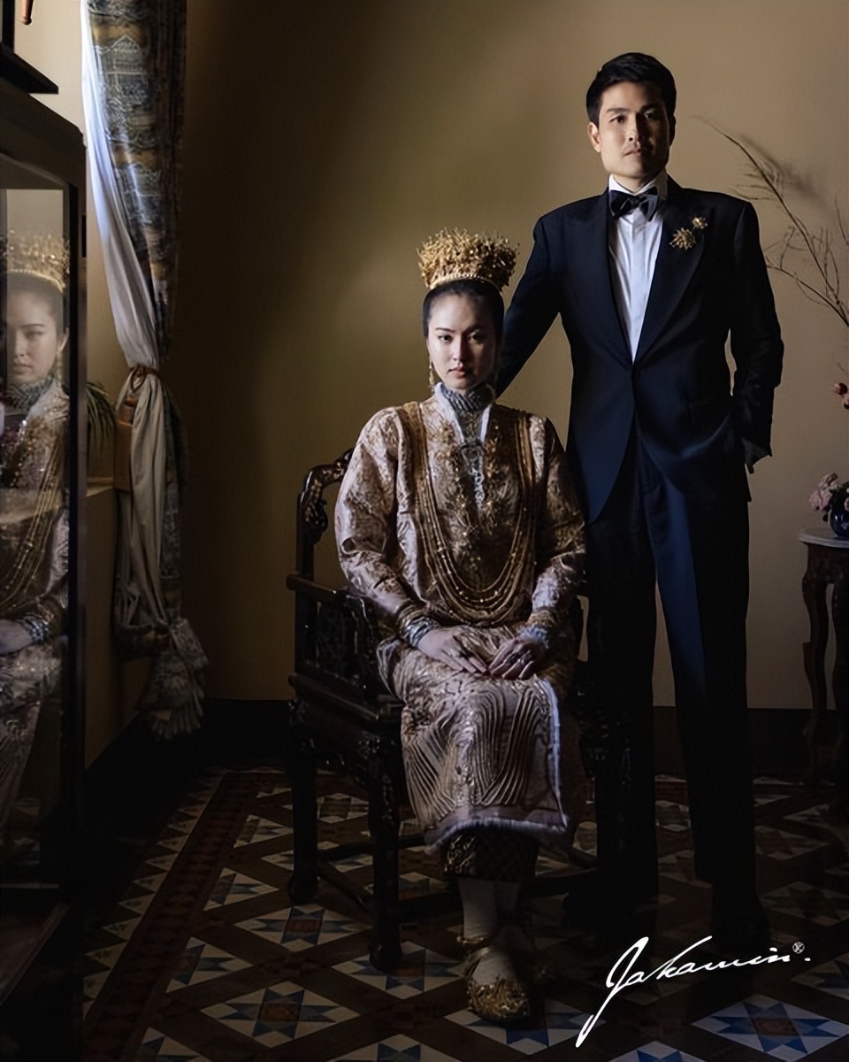 泰国最美变性人宝儿大婚！金色礼服配黄金皇冠太高贵，新郎也超帅