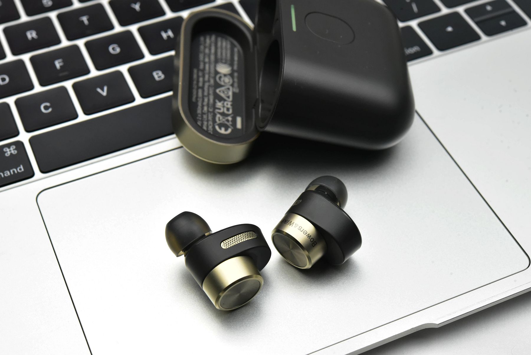 b&w耳机pi7测评,b&wpi7耳机测评