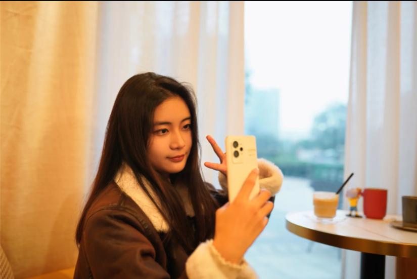 小白真我gt2pro测评2k直屏水桶机,gt2pro这款屏幕测评