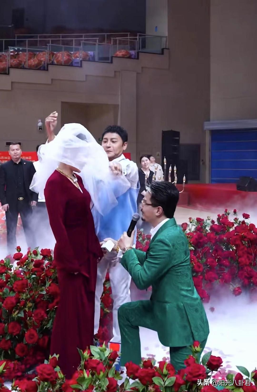 为成名网红付出的代价,为网红助力打榜被骗钱