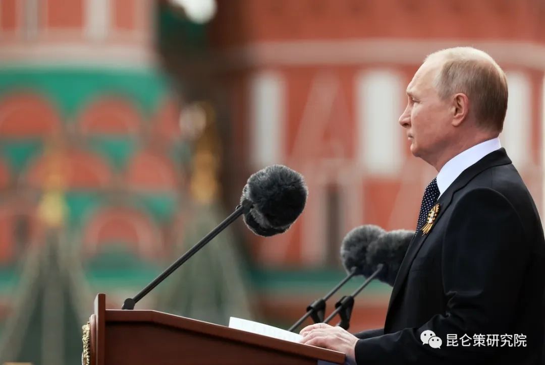 王忠新：“红场阅兵”飞扬红色主旋，资本主义俄国擦亮光荣历史