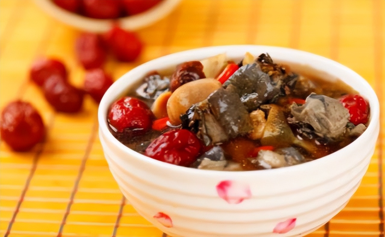 红糖红枣枸杞银耳鸡蛋补血吗,桂圆红枣红糖和什么补气补血