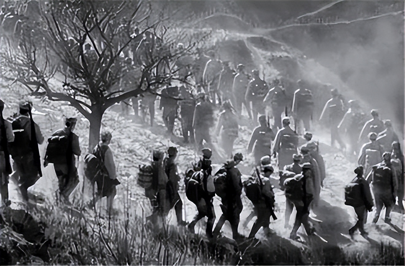 1955年十大元帅授衔，蒋介石指着陈毅对宋美龄说：这个人太厉害了