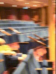 女朋友平胸是什么心理,女生平胸如何安慰