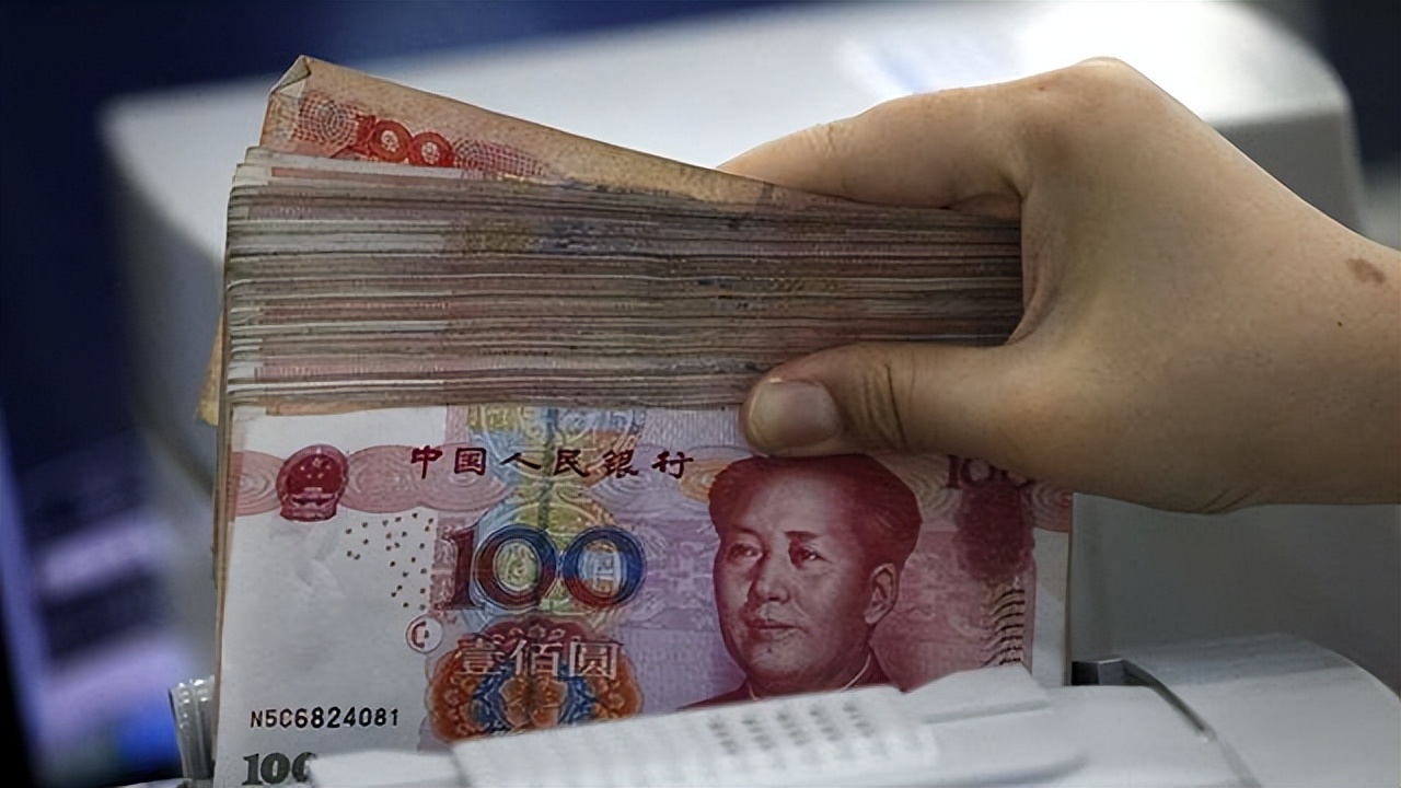 定期存款5万存一年利率2.0%,存银行25万一年利息5375元