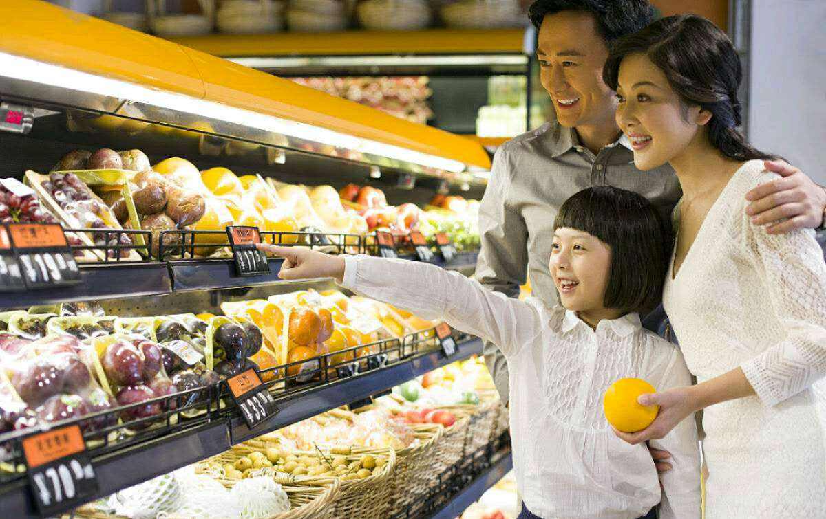 超市收银员一个月2000值得干吗,超市营业员每天收入多少