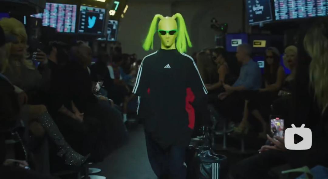 奢侈大牌推出大葱包、黄瓜包？！网友吐槽：蘸酱吃咱能炫几个…