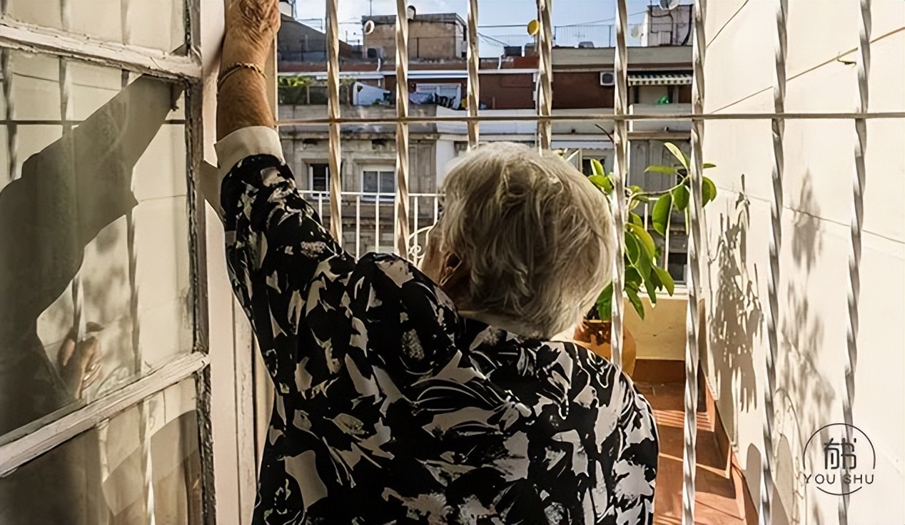 2022“新型不孝”正在蔓延：孩子一无所知，老人泪流满面