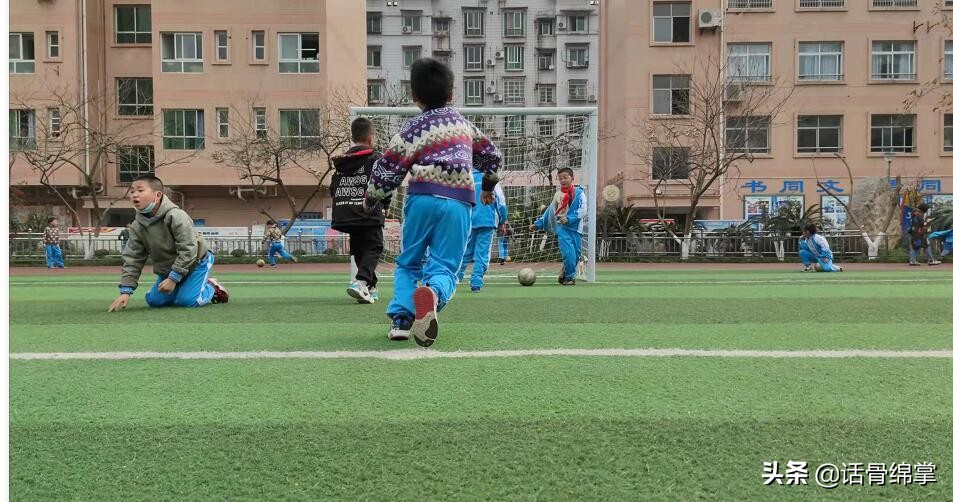 张琳艳父母被表彰,张琳艳家乡看女足夺冠