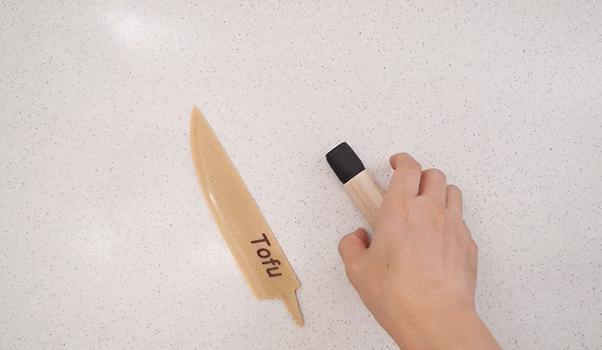 日本小哥用豆腐做刀,日本小哥铸刀全过程视频