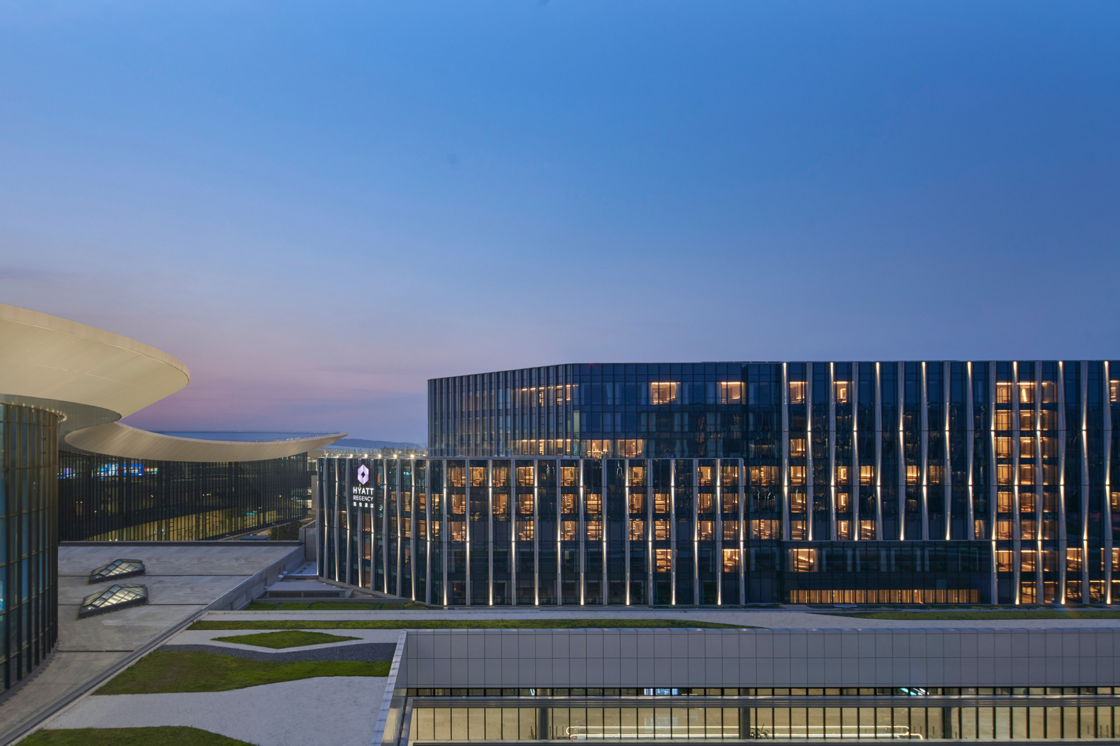 展翼活力杭州与世界互联杭州萧山国际机场凯悦酒店正式启幕迎宾