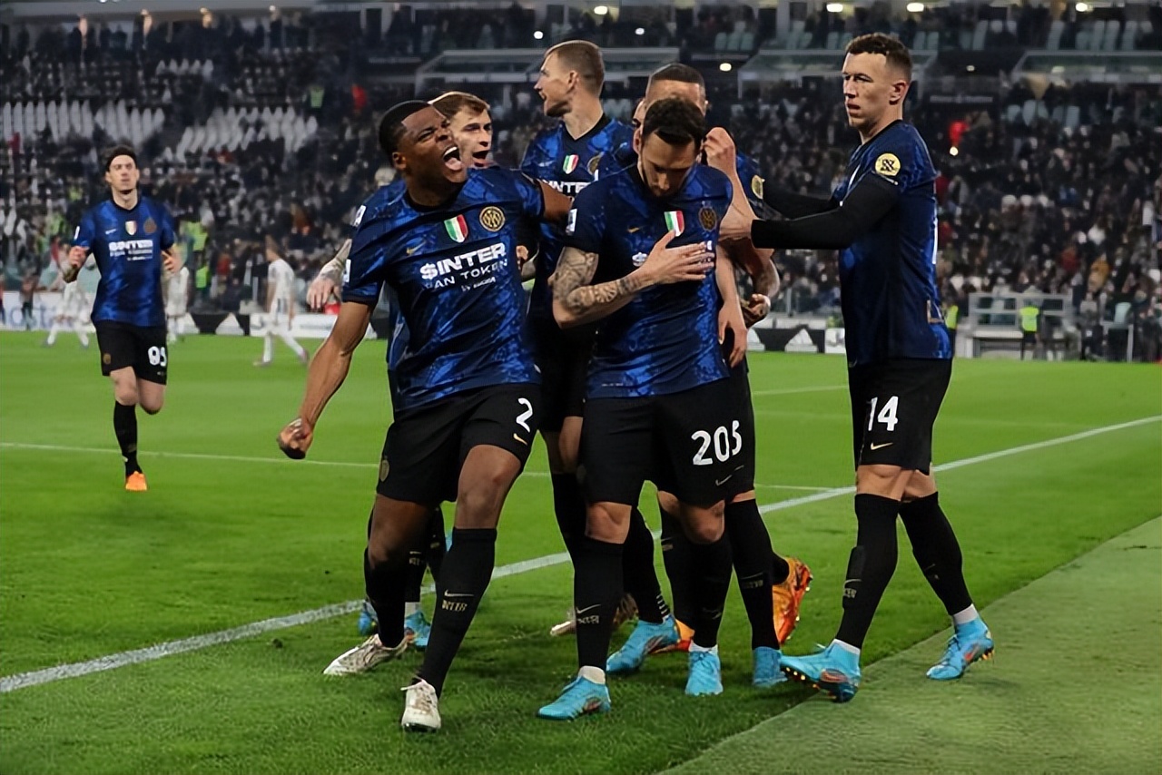 03-04米兰意甲夺冠全纪录,意甲3:0翻盘