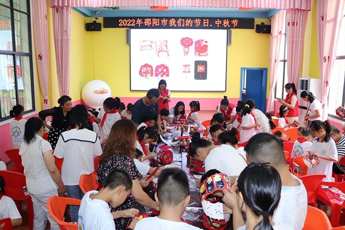 中秋节花灯用红包制作,中秋实践活动用红包做花灯