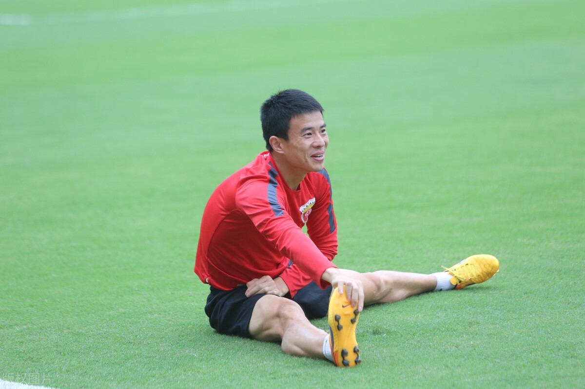 李霄鹏能否迎来执教国足首场胜利,李霄鹏谈目前国足的目标