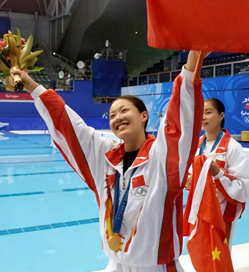 跳水皇后伏明霞嫁给了谁,跳水女皇伏明霞吴敏霞