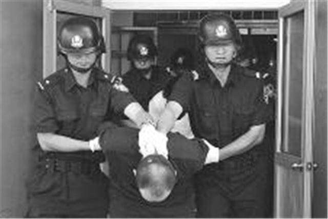 王立华绑架案一共有几名作案人员,王立华绑架案视频全程