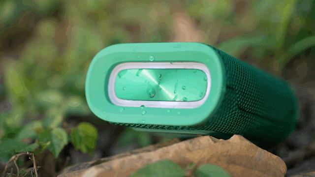 低音炮户外防水蓝牙音箱,踢在墙上防水的蓝牙音箱测评