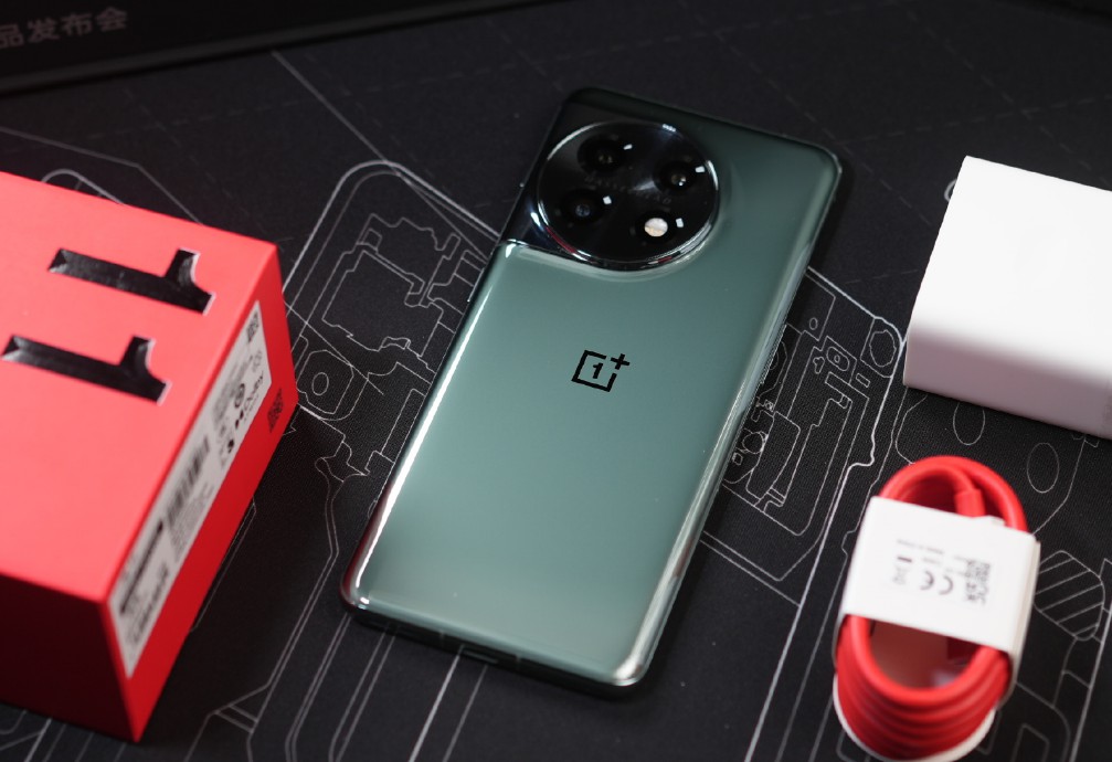 2023年哪款手机更值得入手,2023年最建议买的性能手机旗舰机