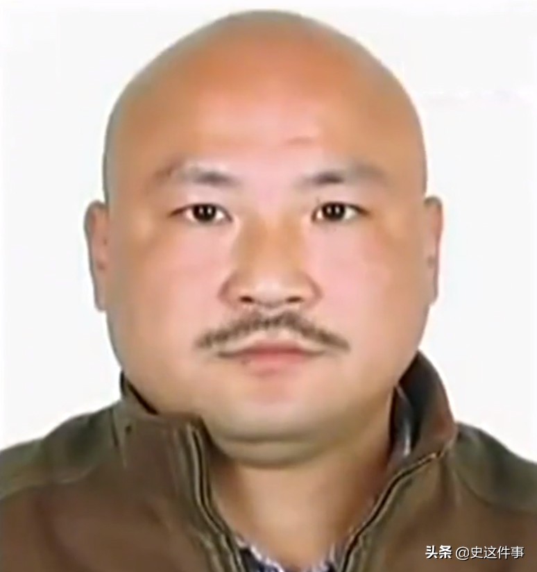 民警抓获一男子扮女装去卖淫,抓捕酒托女现场图片